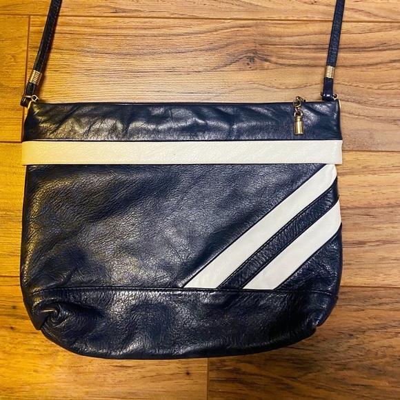 Genuine Leather Italian Vintage Handbag - Picture 3 of 10